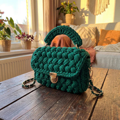 Crochet Handbags-A Handmade Gift She’ll Truly Feel