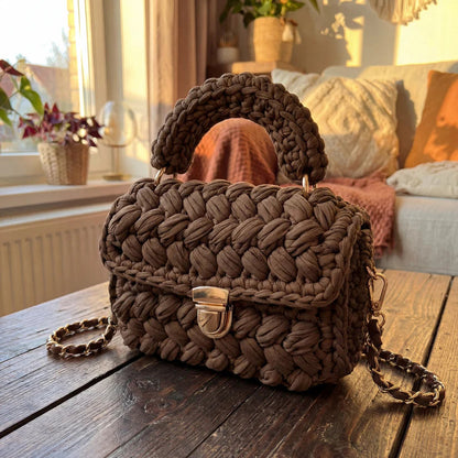 Crochet Handbags-A Handmade Gift She’ll Truly Feel