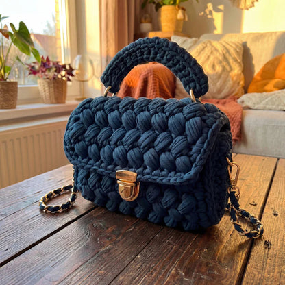 Crochet Handbags-A Handmade Gift She’ll Truly Feel