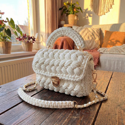 Crochet Handbags-A Handmade Gift She’ll Truly Feel